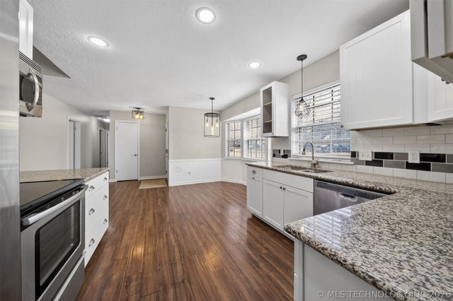 1108 S Poplar Avenue, Broken Arrow, OK 74012