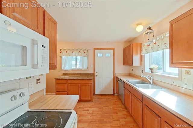 22344 Logue Avenue, Warren, MI 48091