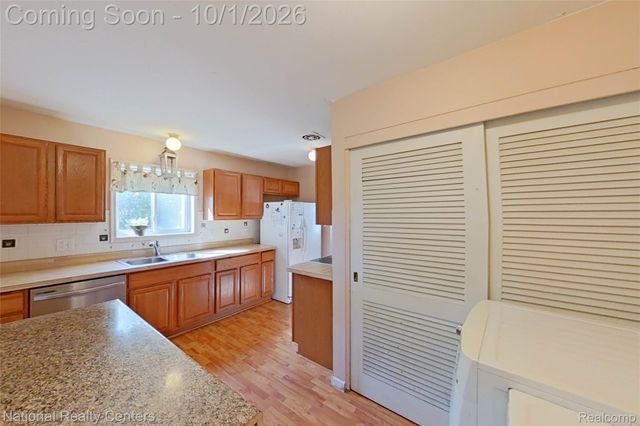 22344 Logue Avenue, Warren, MI 48091