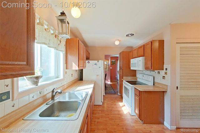 22344 Logue Avenue, Warren, MI 48091