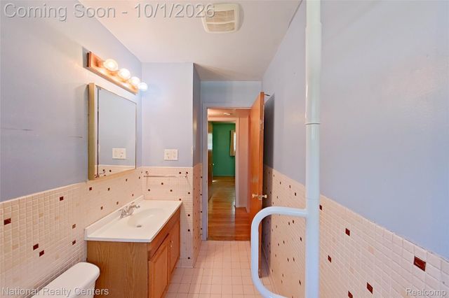 22344 Logue Avenue, Warren, MI 48091