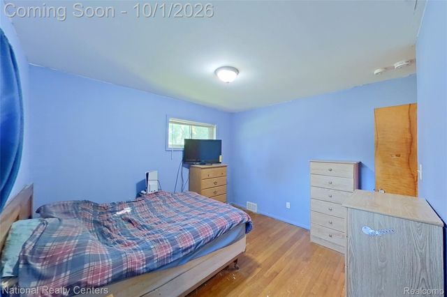 22344 Logue Avenue, Warren, MI 48091