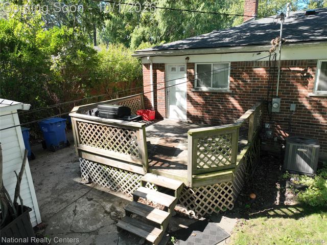 22344 Logue Avenue, Warren, MI 48091