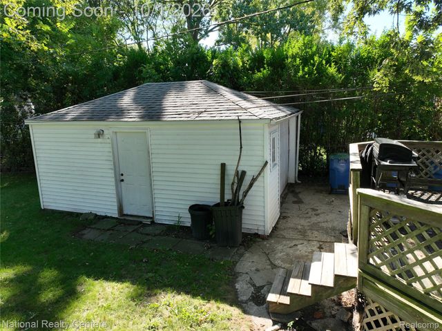 22344 Logue Avenue, Warren, MI 48091