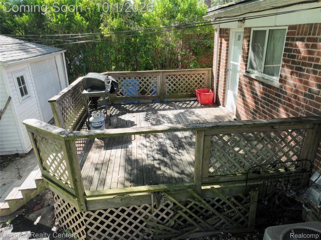22344 Logue Avenue, Warren, MI 48091