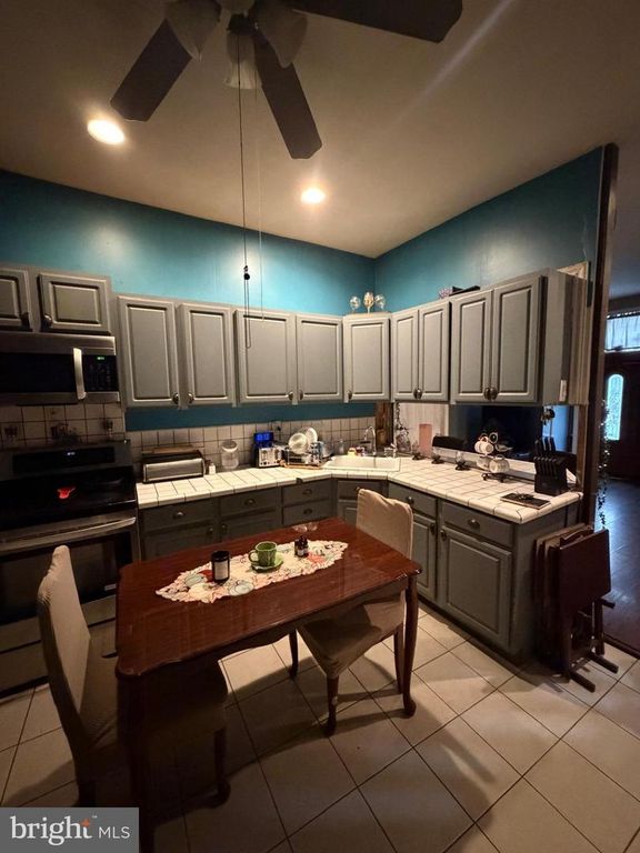 2137 N HOPE, PHILADELPHIA, PA 19122 — photo 3