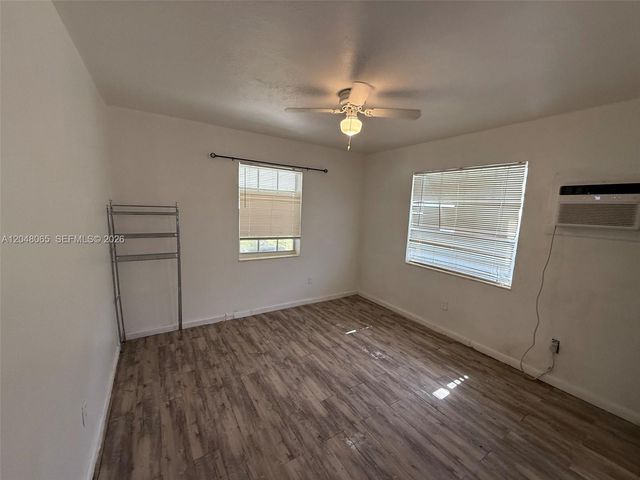 34 SW 5th Street 12, Hallandale Beach, FL 33009