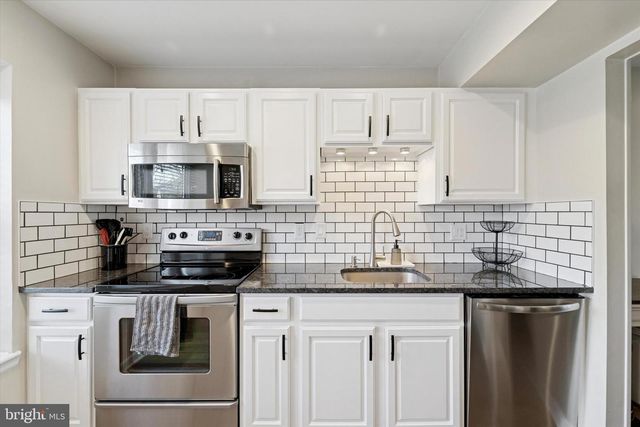 5801 RED HAVEN DR, Marlton, NJ 08053