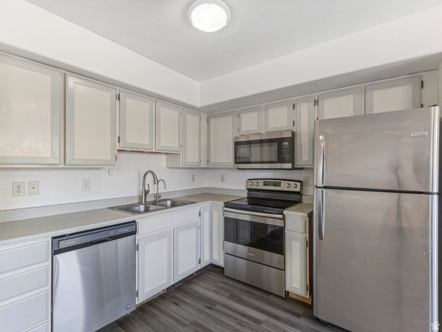 6813 S ETRUSCAN WAY, West Jordan, UT 84084