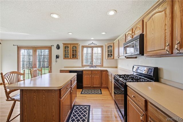 2665 Lakeview Road, Hamburg, NY 14085