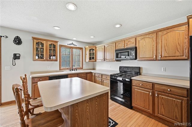 2665 Lakeview Road, Hamburg, NY 14085