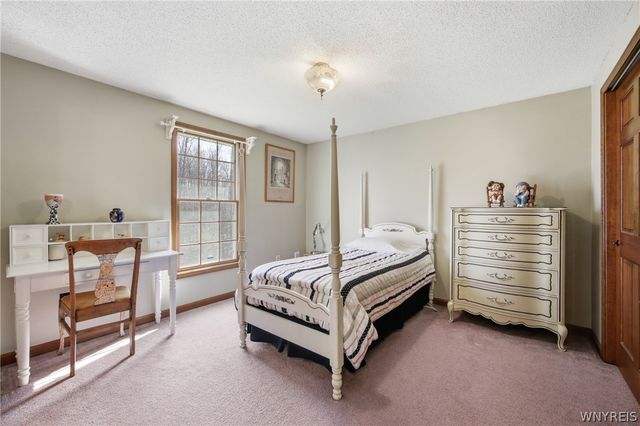 2665 Lakeview Road, Hamburg, NY 14085
