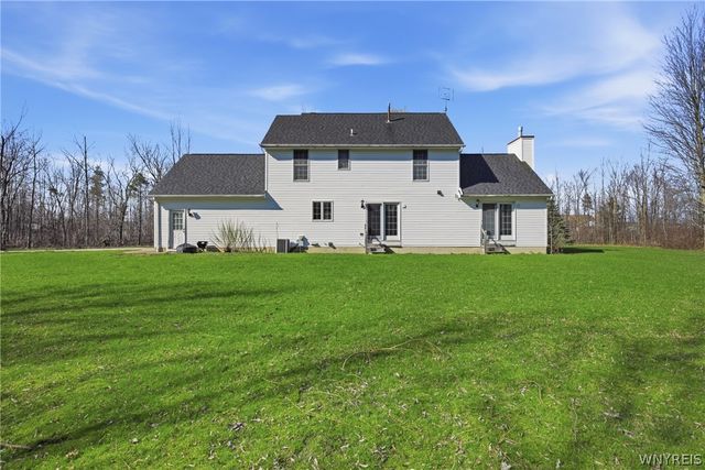 2665 Lakeview Road, Hamburg, NY 14085