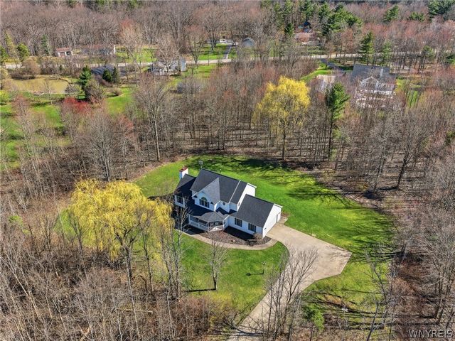 2665 Lakeview Road, Hamburg, NY 14085