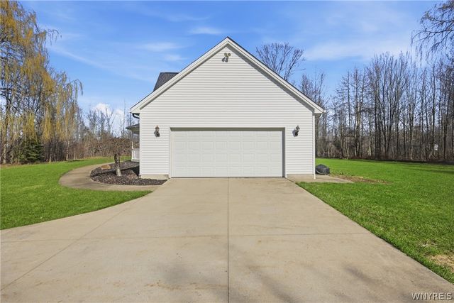 2665 Lakeview Road, Hamburg, NY 14085