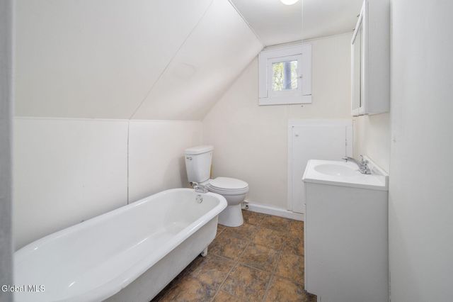 170 Kingsboro Avenue, Gloversville, NY 12078