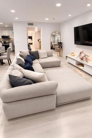 671 NE 195th St 219-E, Miami, FL 33179