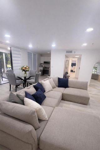 671 NE 195th St 219-E, Miami, FL 33179