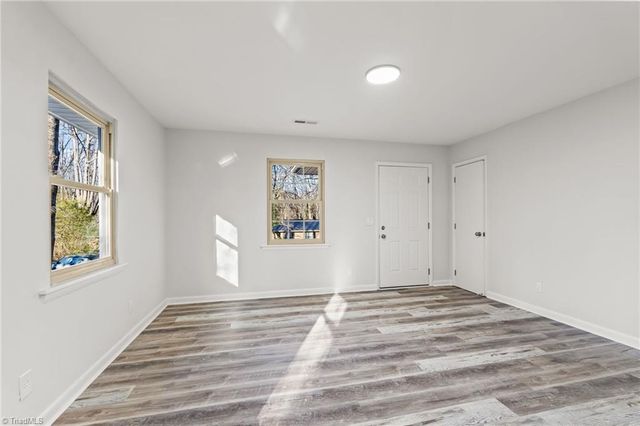 680 NE Amanda Place, Winston-salem, NC 27101