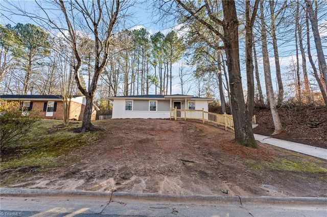 680 NE Amanda Place, Winston-salem, NC 27101