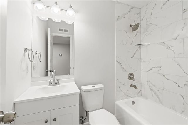 680 NE Amanda Place, Winston-salem, NC 27101