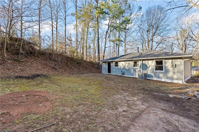 680 NE Amanda Place, Winston-salem, NC 27101