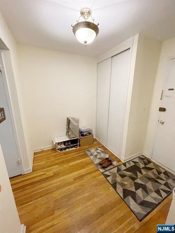 3051 Edwin Avenue 4E, Fort Lee, NJ 07024