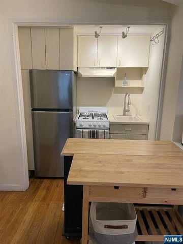 3051 Edwin Avenue 4E, Fort Lee, NJ 07024