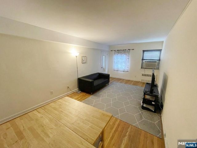 3051 Edwin Avenue 4E, Fort Lee, NJ 07024