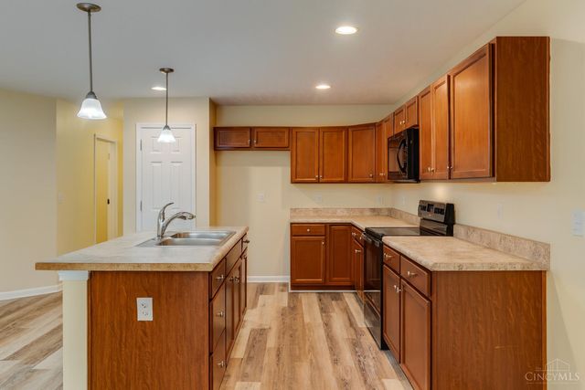 1038 Golden Oak Drive, Hamilton, OH 45013