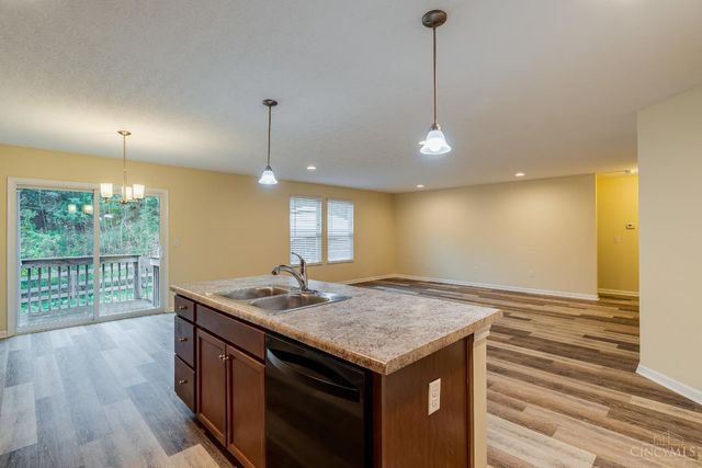 1038 Golden Oak Drive, Hamilton, OH 45013