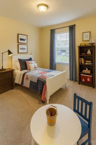 1038 Golden Oak Drive, Hamilton, OH 45013