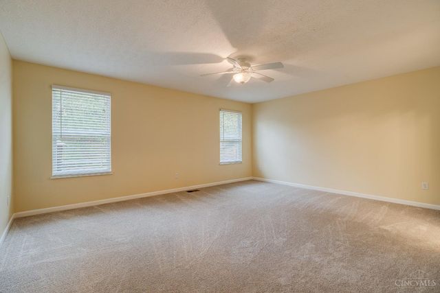 1038 Golden Oak Drive, Hamilton, OH 45013