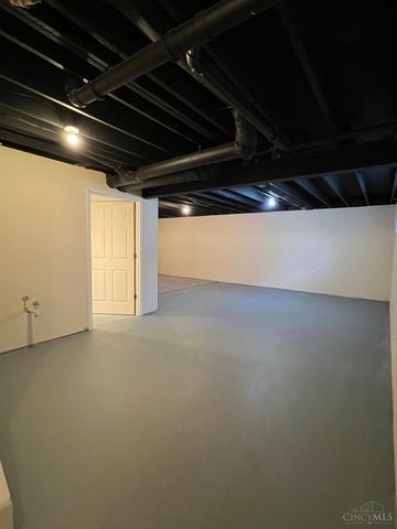 1038 Golden Oak Drive, Hamilton, OH 45013