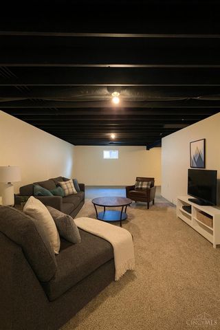 1038 Golden Oak Drive, Hamilton, OH 45013