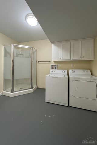 1038 Golden Oak Drive, Hamilton, OH 45013