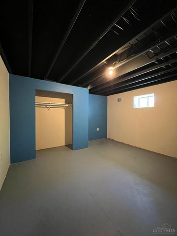 1038 Golden Oak Drive, Hamilton, OH 45013