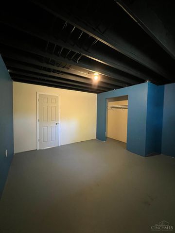 1038 Golden Oak Drive, Hamilton, OH 45013