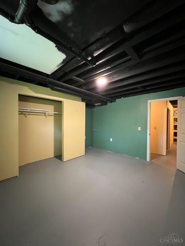 1038 Golden Oak Drive, Hamilton, OH 45013