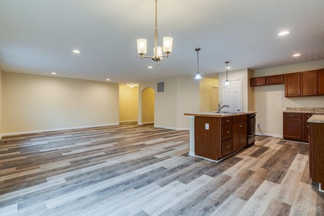 1038 Golden Oak Drive, Hamilton, OH 45013