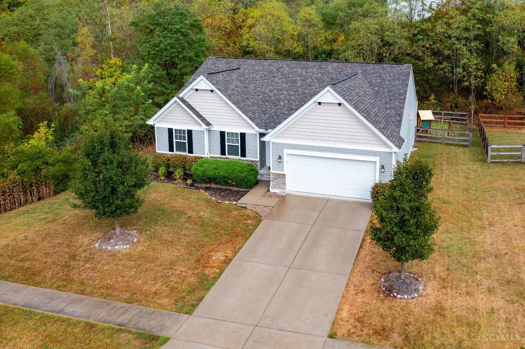 1038 Golden Oak Drive, Hamilton, OH 45013