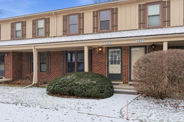 31610 Green Meadow Lane, Warren, MI 48093