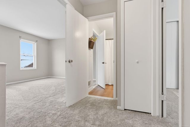 31610 Green Meadow Lane, Warren, MI 48093