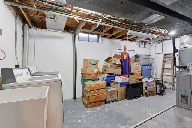 31610 Green Meadow Lane, Warren, MI 48093