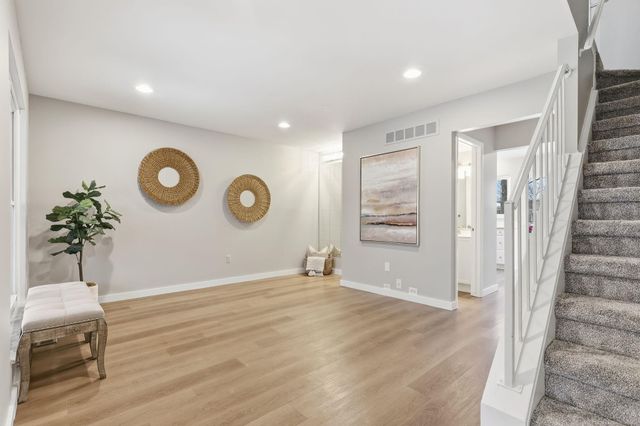 31610 Green Meadow Lane, Warren, MI 48093