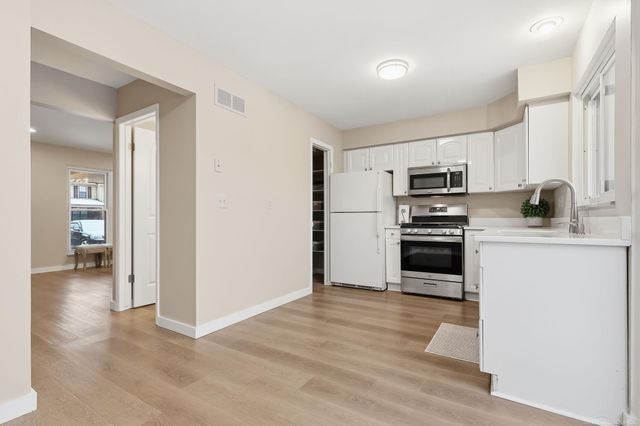 31610 Green Meadow Lane, Warren, MI 48093