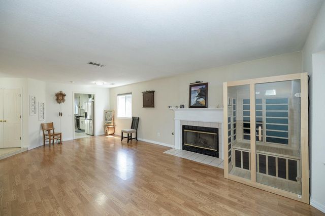 230 Meyenberg Ave, Ripon, CA 95366