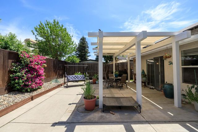 230 Meyenberg Ave, Ripon, CA 95366