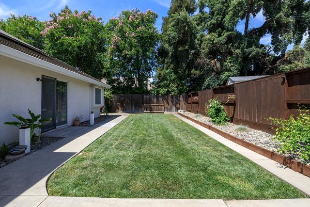 230 Meyenberg Ave, Ripon, CA 95366