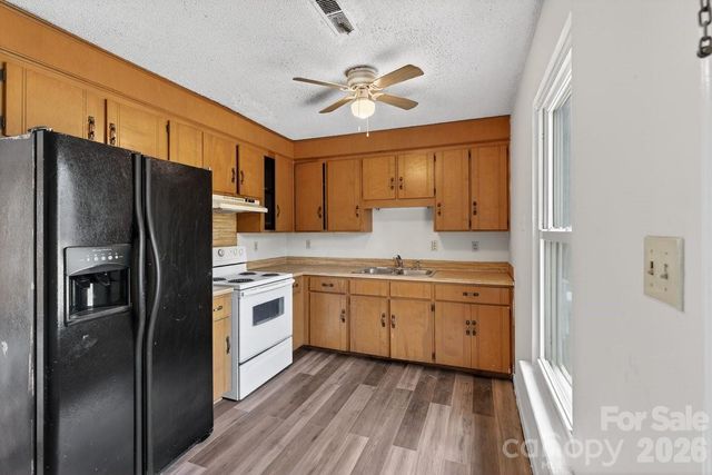 1713 Ranchwood Drive, Charlotte, NC 28217